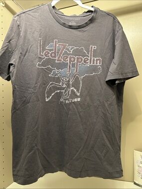 American Eagle Outfitters Graphic Tee